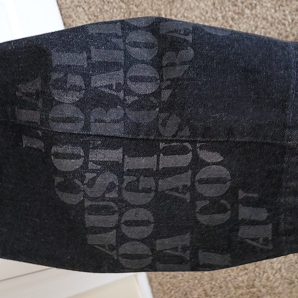 COOGI Jeans Logo Words Text Graphic on Leg Dark Rinse Men's 38 waist 34 length